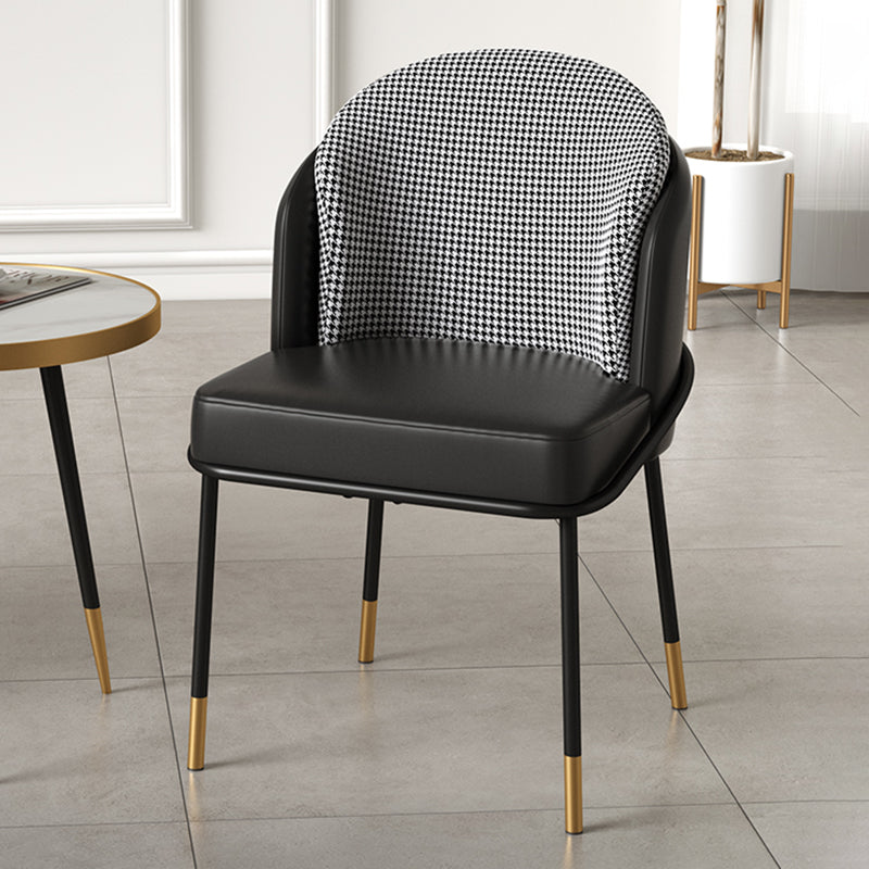 Les chaises de salle à manger en métal Glam ont tapissé des chaises de salle à manger sans bras pour l'usage de restaurant