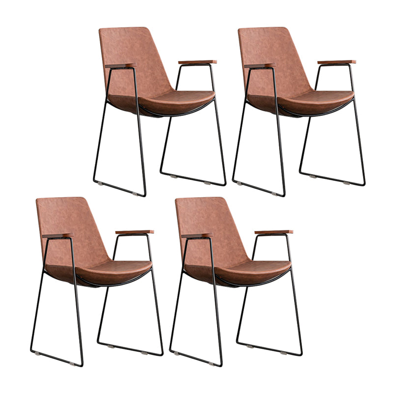 Silla auxiliar de comedor con respaldo sólido de diseño escandinavo Silla auxiliar de comedor de cuero