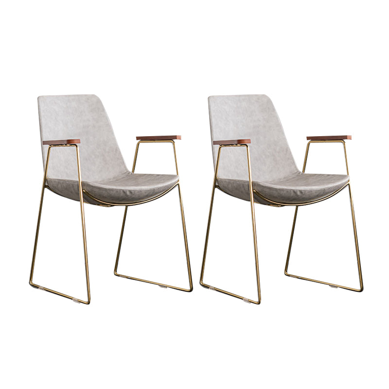 Silla auxiliar de comedor con respaldo sólido de diseño escandinavo Silla auxiliar de comedor de cuero