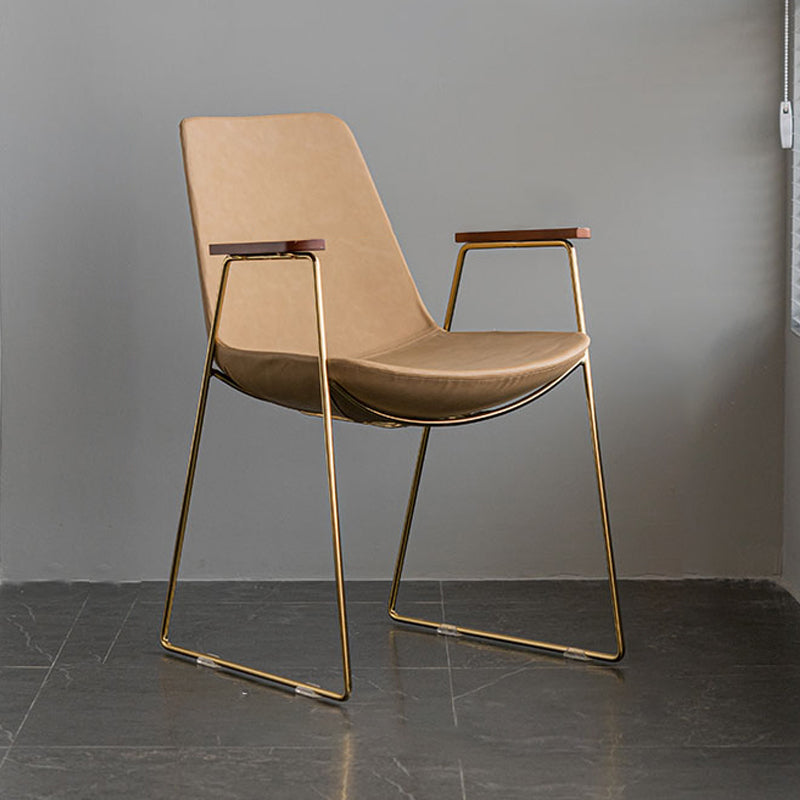 Silla auxiliar de comedor con respaldo sólido de diseño escandinavo Silla auxiliar de comedor de cuero