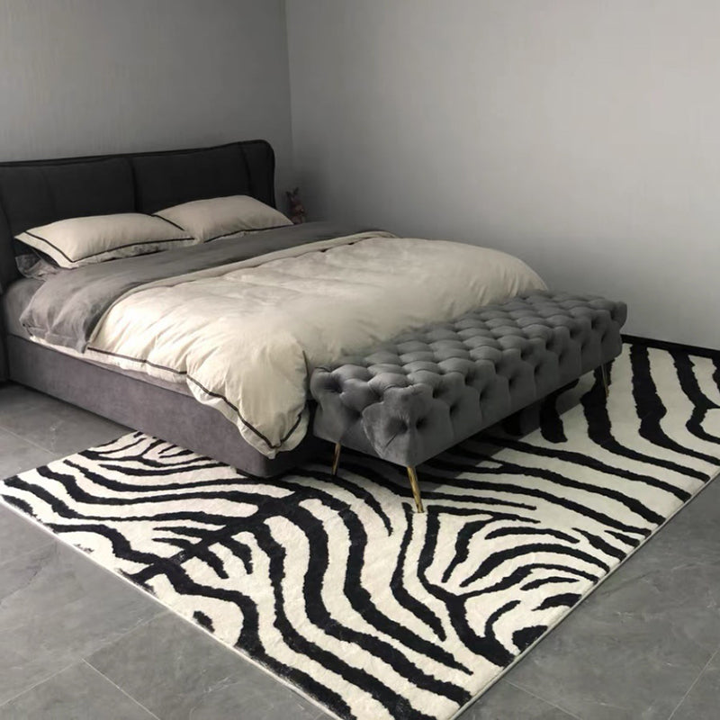 Black Animal Striped Rug Polyester Modern Rug Washable Rug for Drawing Room