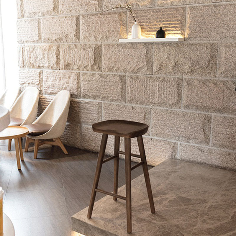 Barhocker im Industriestil, Holzbeine, Sattelsitz, Barhocker für Restaurantbar