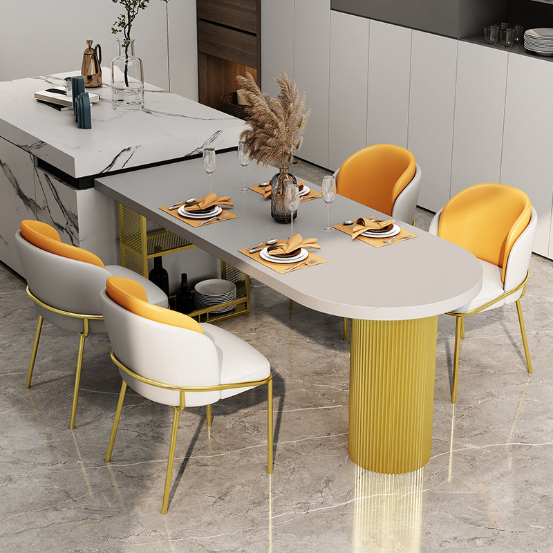 Metalen eigentijdse eettafel met vrij gevormd grenen massief houten blad