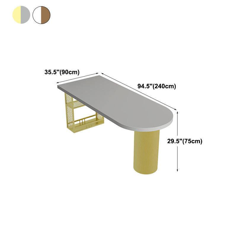 Metalen eigentijdse eettafel met vrij gevormd grenen massief houten blad