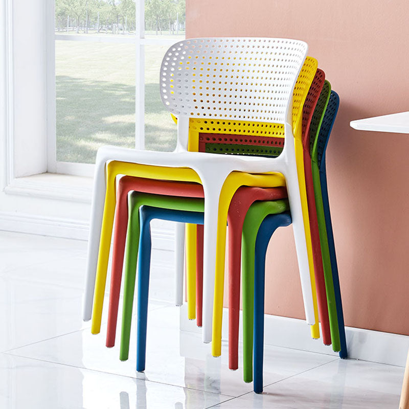 Silla lateral casera de plástico apilable Silla de comedor con respaldo abierto contemporáneo