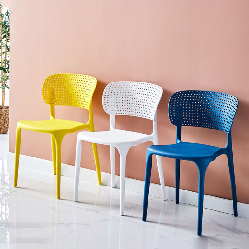 Silla lateral casera de plástico apilable Silla de comedor con respaldo abierto contemporáneo