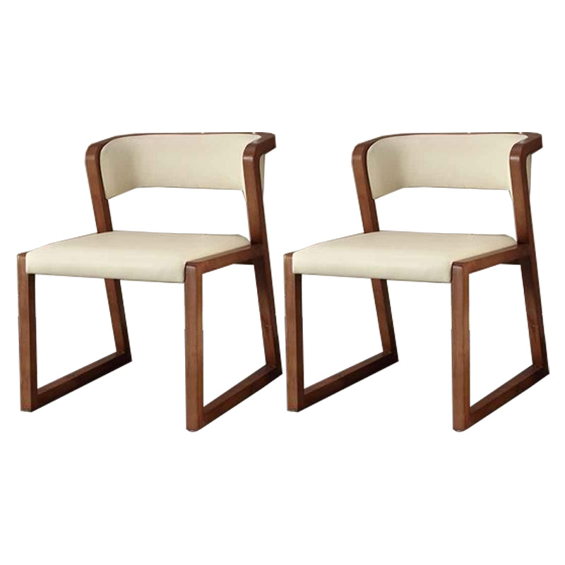 Cocina de estilo moderno, silla de comedor de madera con respaldo abierto, sillas laterales sin brazos