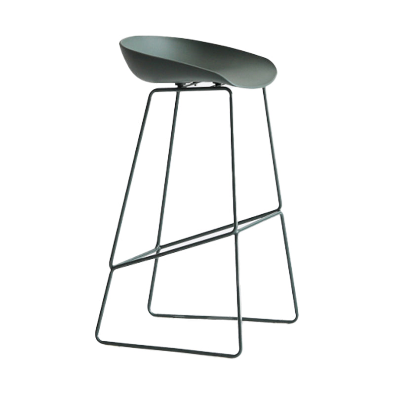 Moderner Barhocker mit Schlittenbeinen, PP-Schalensitz-Barhocker für Thekenbar
