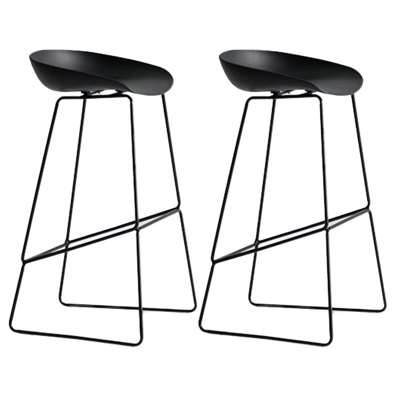 Moderner Barhocker mit Schlittenbeinen, PP-Schalensitz-Barhocker für Thekenbar