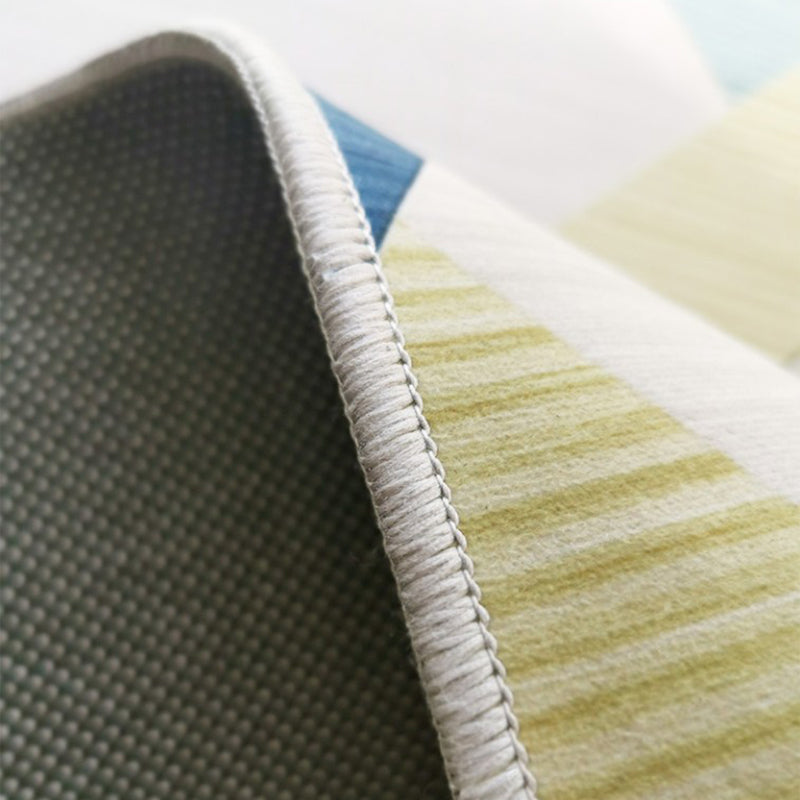 White Simple Carpet Polyester Graphic Carpet for Drawing Carpet for Living Room