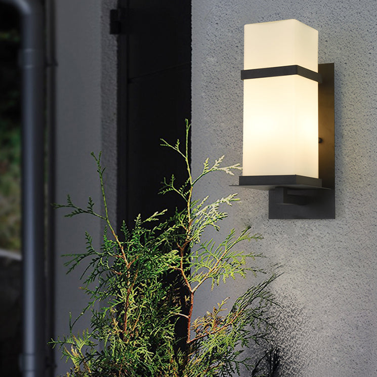 Modern de pared de metal, forma cuboidal de forma Cuboides con sombra de vidrio blanco para el aire libre