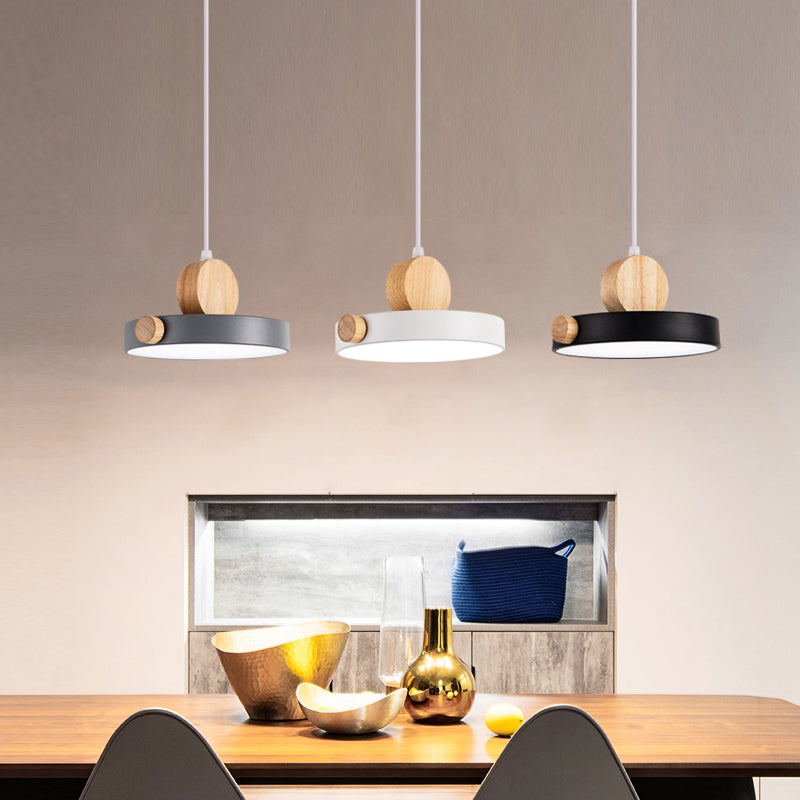 Forme de gâteau ronde Éclairage suspendu moderne Macaron Style Metal 1 Pendant léger