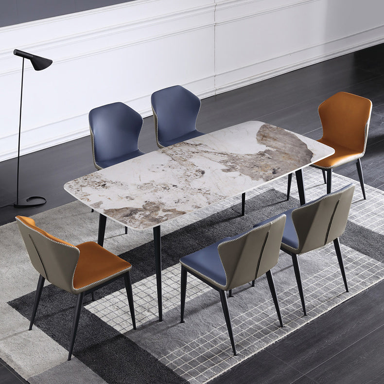 Chaise contemporaine sans accoudoirs, finition mate, chaise d'appoint incurvée en cuir à oreilles pour salle à manger