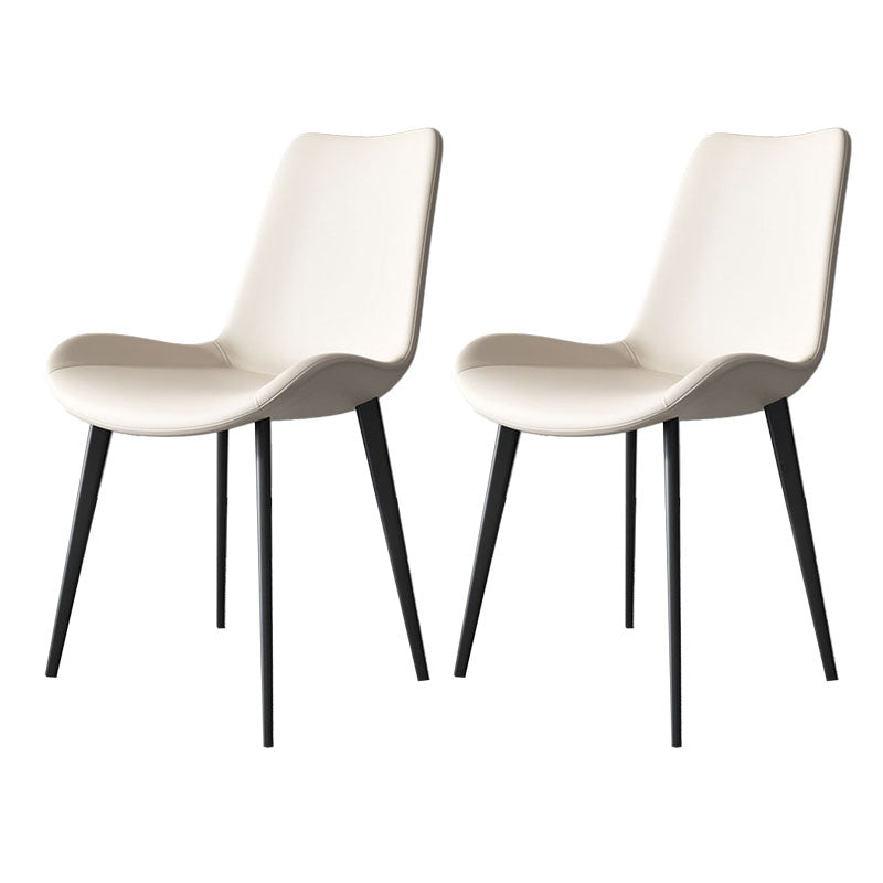 Silla auxiliar de comedor moderna, silla sin brazos Parsons curvada de cuero con acabado mate