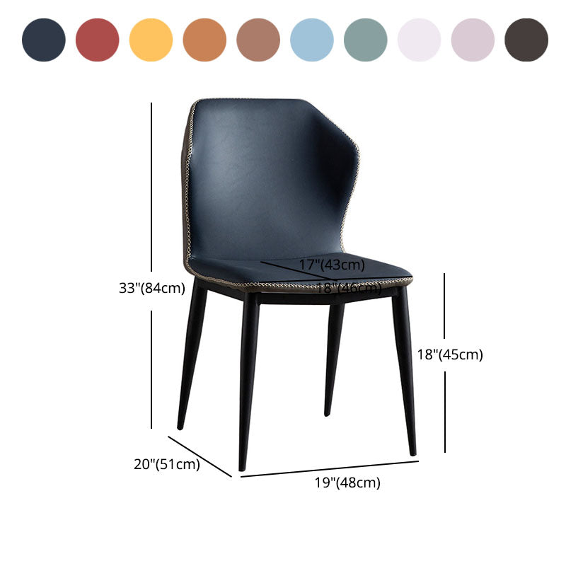 Silla lateral moderna con acabado mate, silla sin brazos con respaldo curvado de cuero para comedor