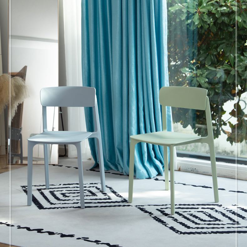 Sillas contemporáneas de comedor y acento Silla lateral con respaldo abierto de plástico con acabado mate