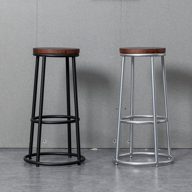 Modern Style Iron Bar Stool with Metal Footrest Simple Bar Stool for Bar