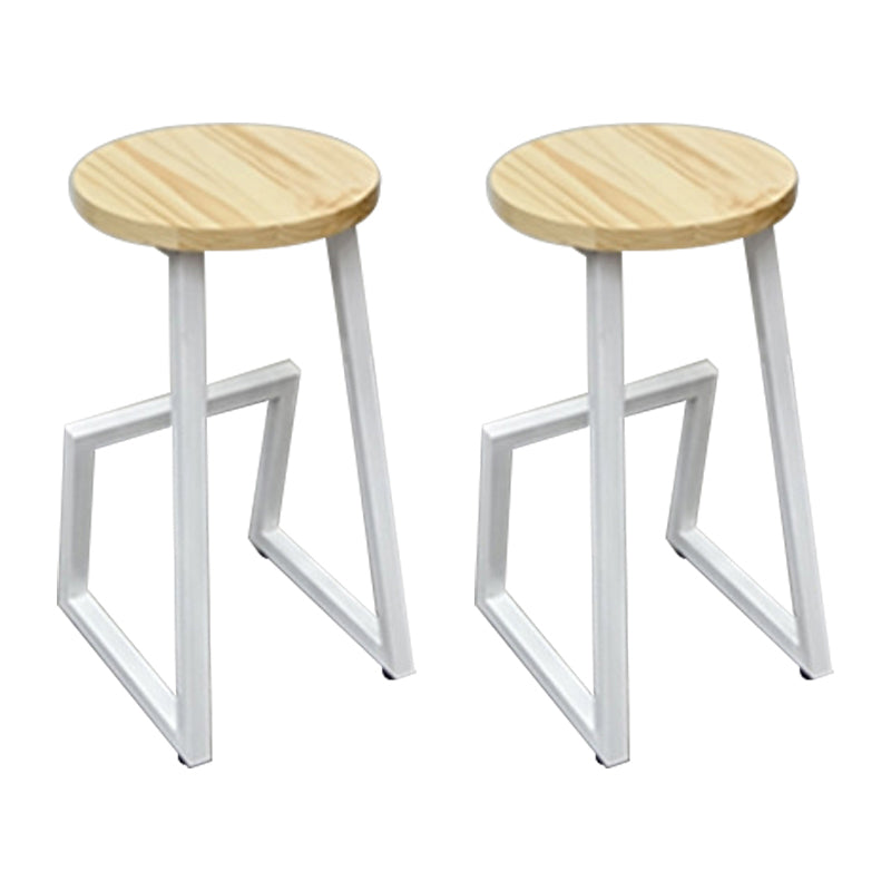 Modern Style Iron Bar Stool with Footrest Bristol Creative Bar Stool (set of 2)
