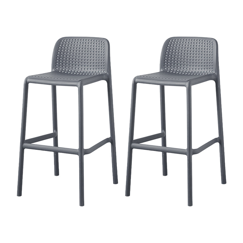Taburetes de bar contemporáneos de plástico y metal, taburete de bar Bristol con respaldo bajo y reposapiés