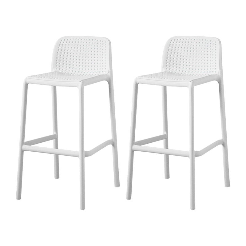 Taburetes de bar contemporáneos de plástico y metal, taburete de bar Bristol con respaldo bajo y reposapiés