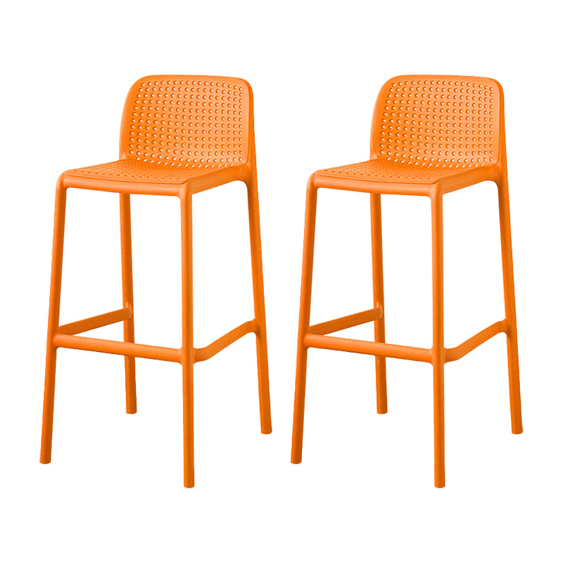 Taburetes de bar contemporáneos de plástico y metal, taburete de bar Bristol con respaldo bajo y reposapiés