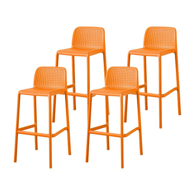Taburetes de bar contemporáneos de plástico y metal, taburete de bar Bristol con respaldo bajo y reposapiés