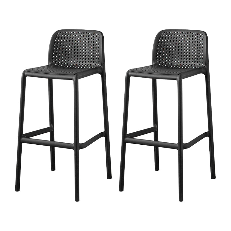 Taburetes de bar contemporáneos de plástico y metal, taburete de bar Bristol con respaldo bajo y reposapiés