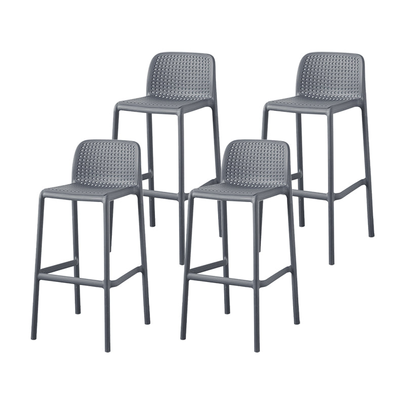 Taburetes de bar contemporáneos de plástico y metal, taburete de bar Bristol con respaldo bajo y reposapiés