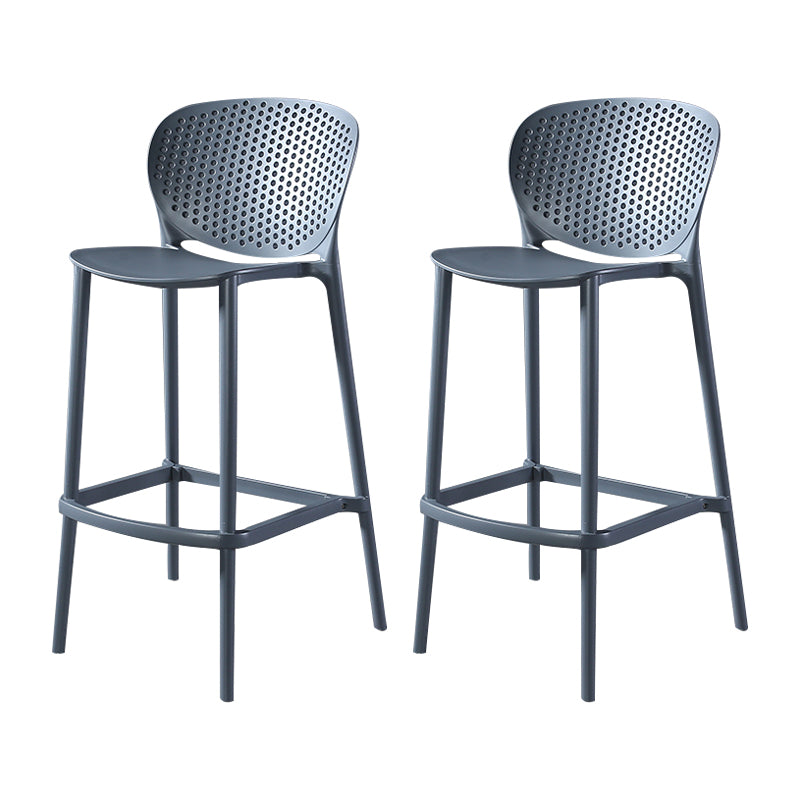 Taburetes de bar contemporáneos de plástico y metal, taburete de bar Bristol con respaldo bajo y reposapiés