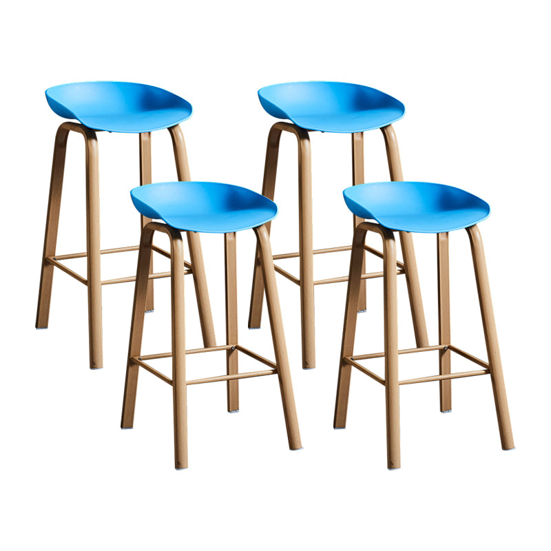 Barhocker im skandinavischen Stil, Metallbeine, Thekenhocker mit Kunststoffsitz (4er-Set)