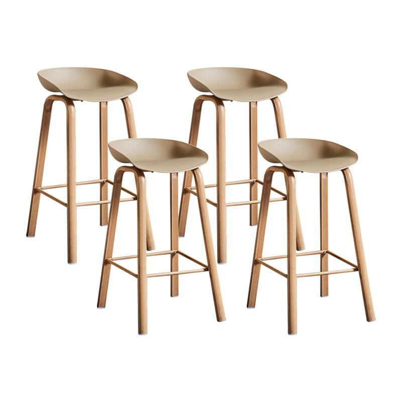 Barhocker im skandinavischen Stil, Metallbeine, Thekenhocker mit Kunststoffsitz (4er-Set)