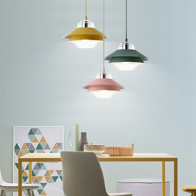 Macaron Small Pendant Lampe Suspension Light avec une teinte en verre pour salle à manger