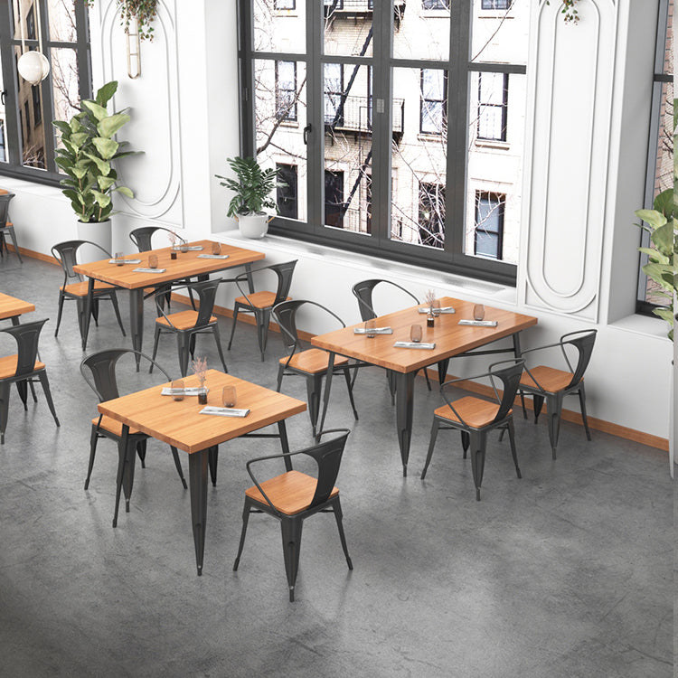 Mesa de comedor de madera sólida Mesa de comedor industrial de 4 patas con base de metal