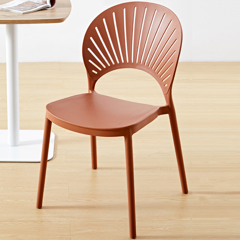 Silla plástica escandinava del respaldo abierto de la silla lateral del comedor de la cocina