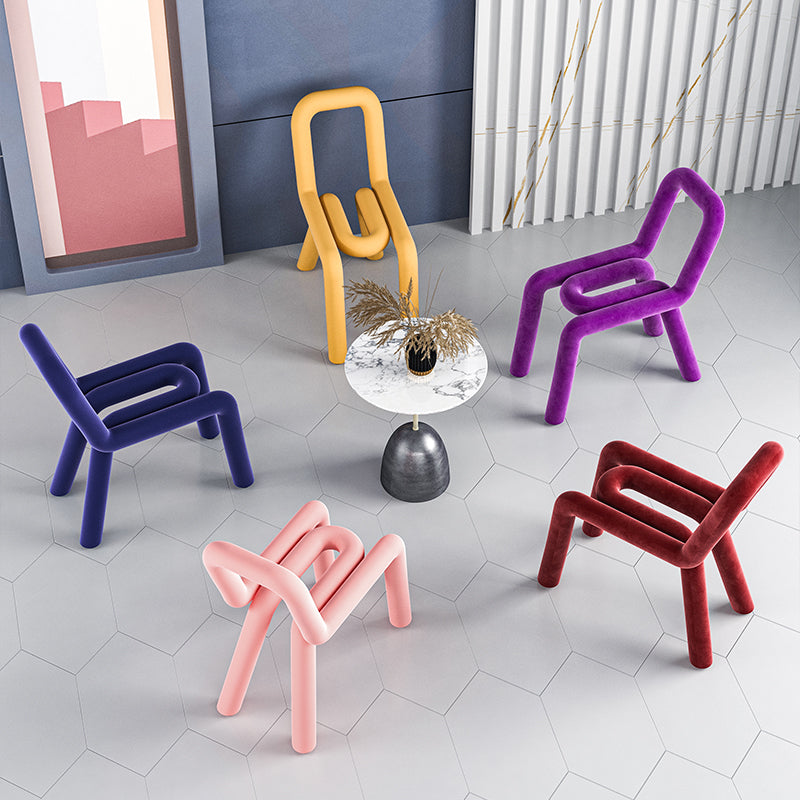 Silla lateral de terciopelo de hotel de estilo diseñador, acabado mate, parte trasera abierta, silla de comedor