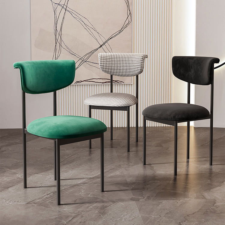 Silla auxiliar de terciopelo para el hogar moderno, silla de comedor con respaldo abierto y acabado mate