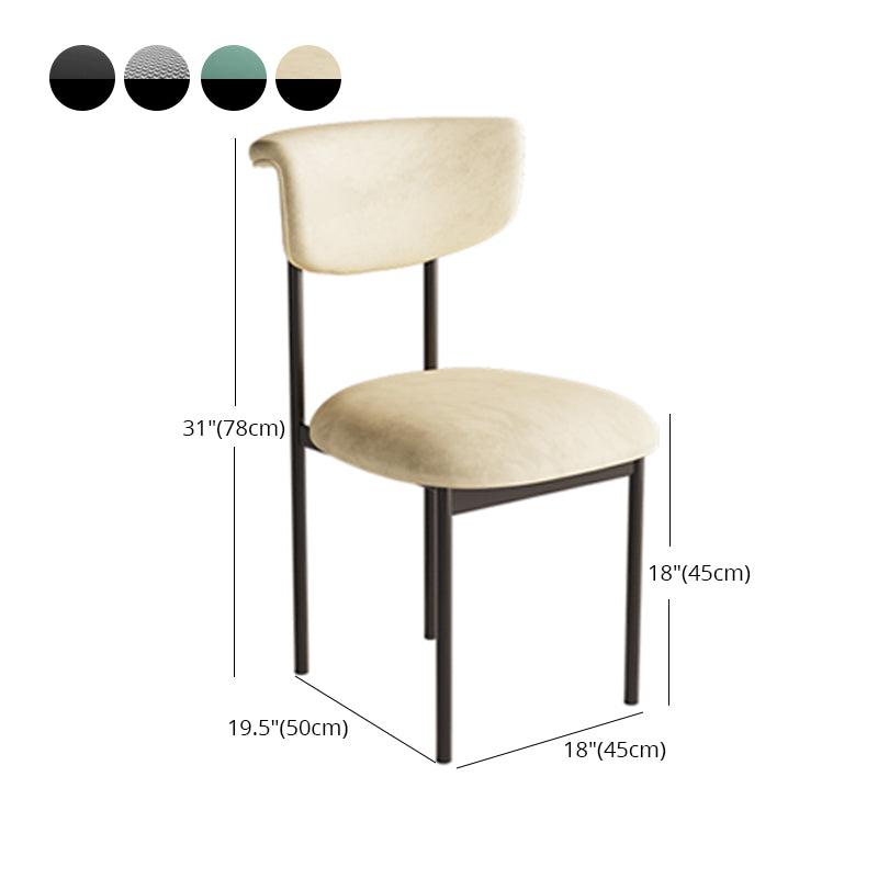 Silla auxiliar de terciopelo para el hogar moderno, silla de comedor con respaldo abierto y acabado mate