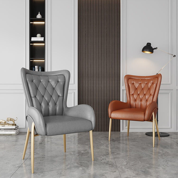 El comedor del metal de Glam preside la silla tapizada del brazo lateral para el uso en el hogar