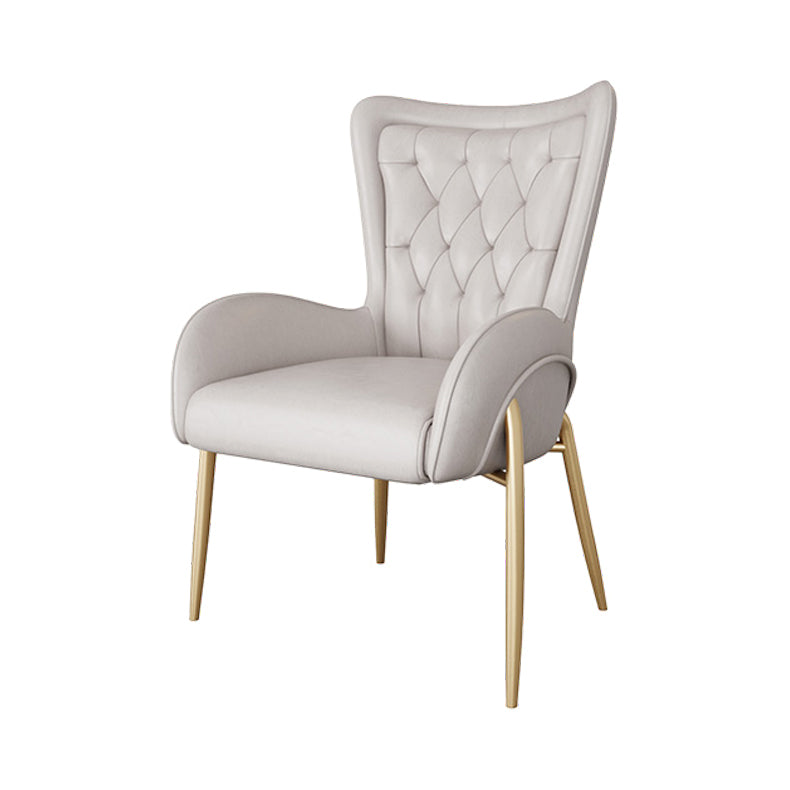 El comedor del metal de Glam preside la silla tapizada del brazo lateral para el uso en el hogar