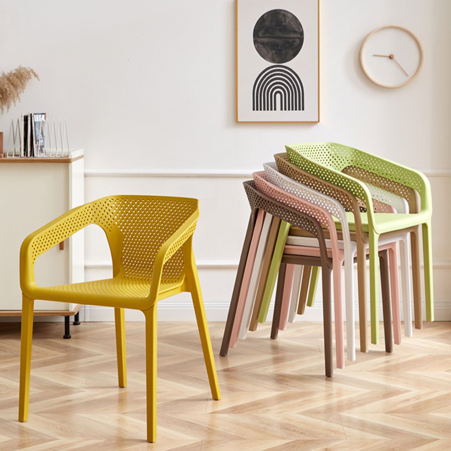 Modern Coffee Shop Plastic Arm Chair Matte Finish Solid Back Dining Chair