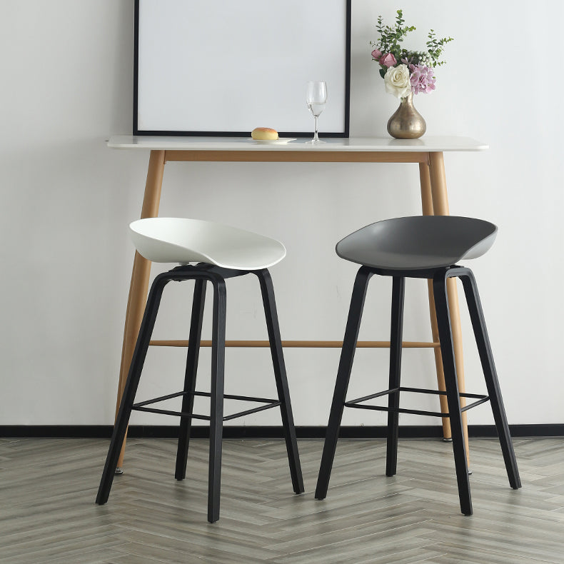 Taburetes contadores simples contemporáneos taburete de bar de madera interior con patas de 30 pulgadas con asiento de plástico