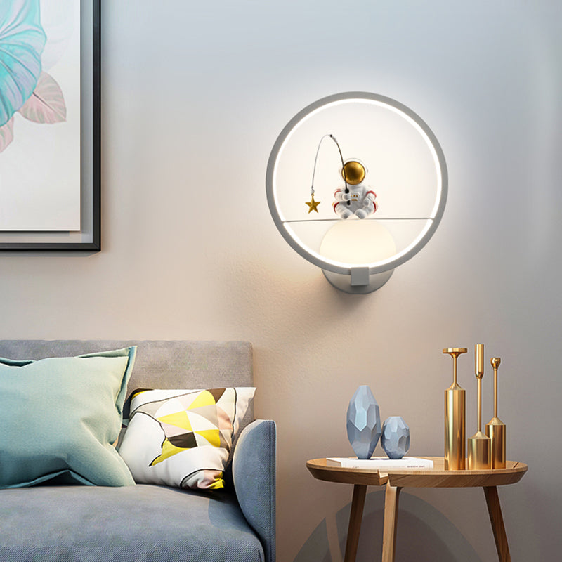 Modern Style Wall Light Creative Astronaut LED Wall Sconce Light for Bedroom