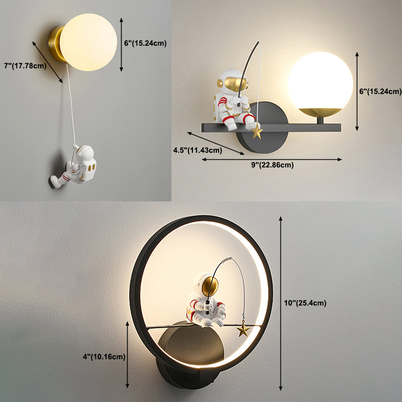 Modern Style Wall Light Creative Astronaut LED Wall Sconce Light for Bedroom