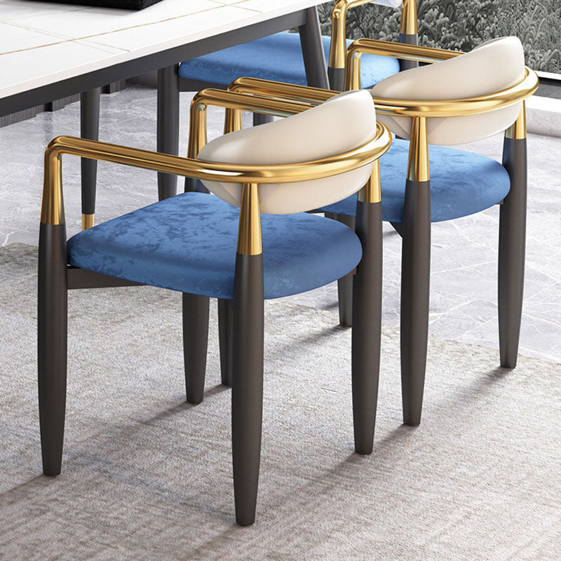 Silla de comedor tapizada casera moderna con respaldo abierto y acabado mate