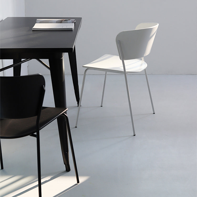 Silla lateral escandinava de plástico para interiores y exteriores, silla con respaldo abierto