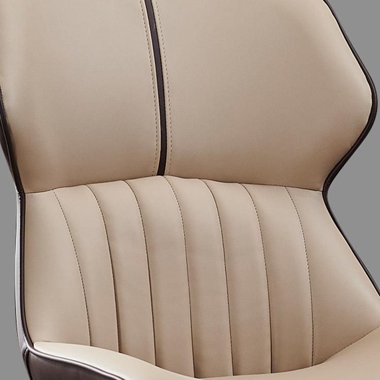 Sillas de comedor contemporáneas Sillón Parsons curvo de cuero para Brasserie