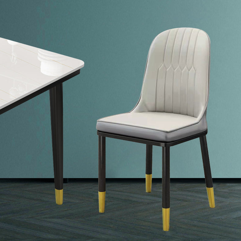 Silla de comedor sin brazos con respaldo sólido de comedor de cuero de PU de estilo escandinavo