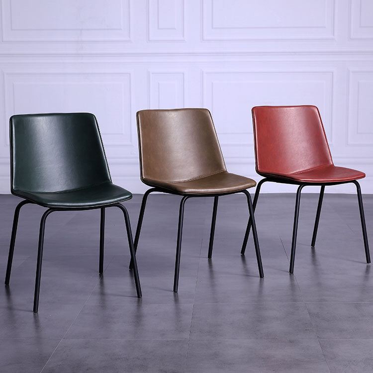 Silla de comedor con acabado mate de cuero de silla lateral con respaldo sólido de hotel contemporáneo