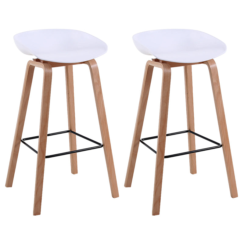 Moderner Barhocker aus massivem Holz für den Innenbereich, Eimer-Thekenhocker mit Kunststoffsitz