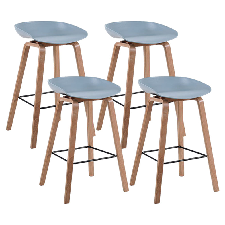 Moderner Barhocker aus massivem Holz für den Innenbereich, Eimer-Thekenhocker mit Kunststoffsitz